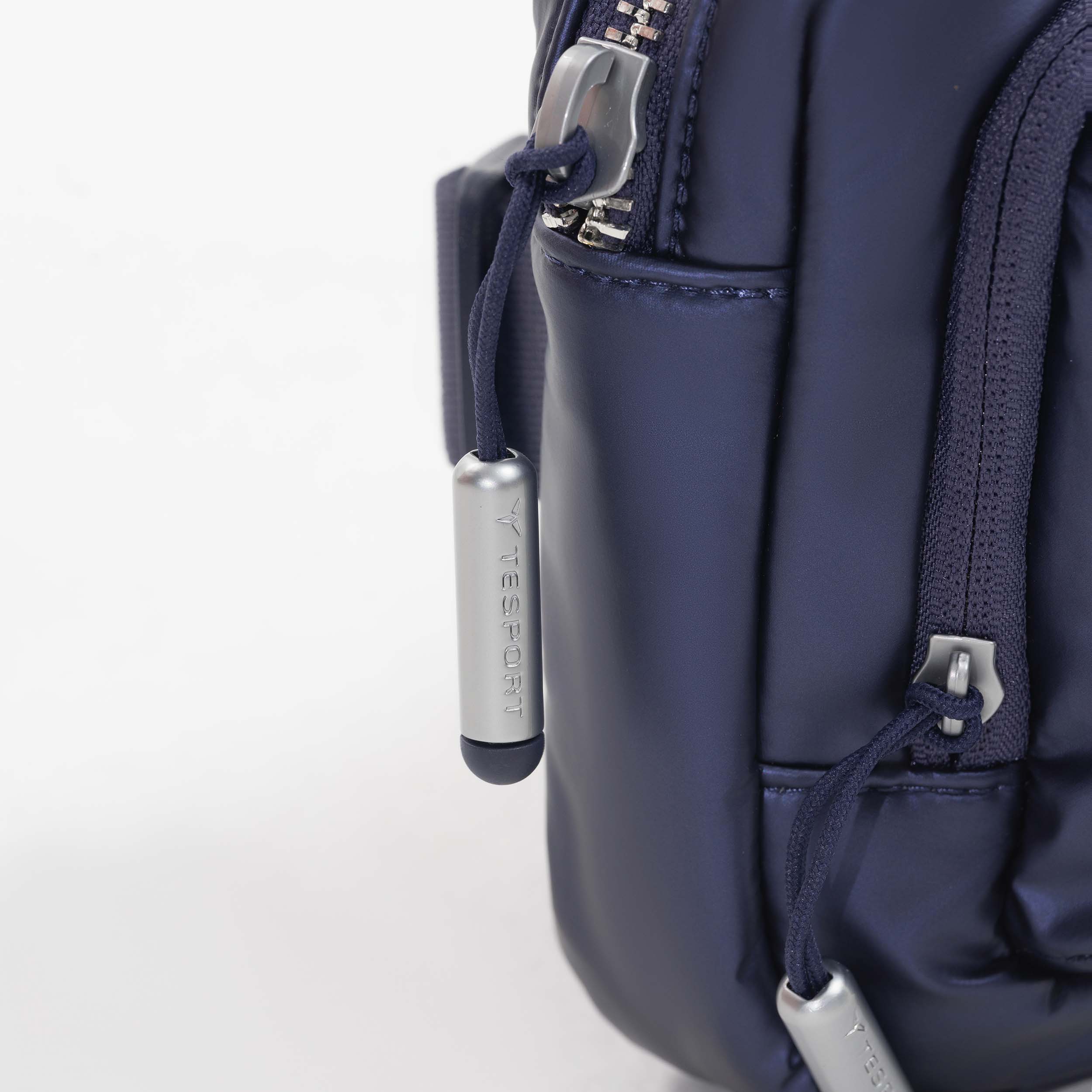 Tesport Cloud Crossbody Belt Bag in Navy zipper detail