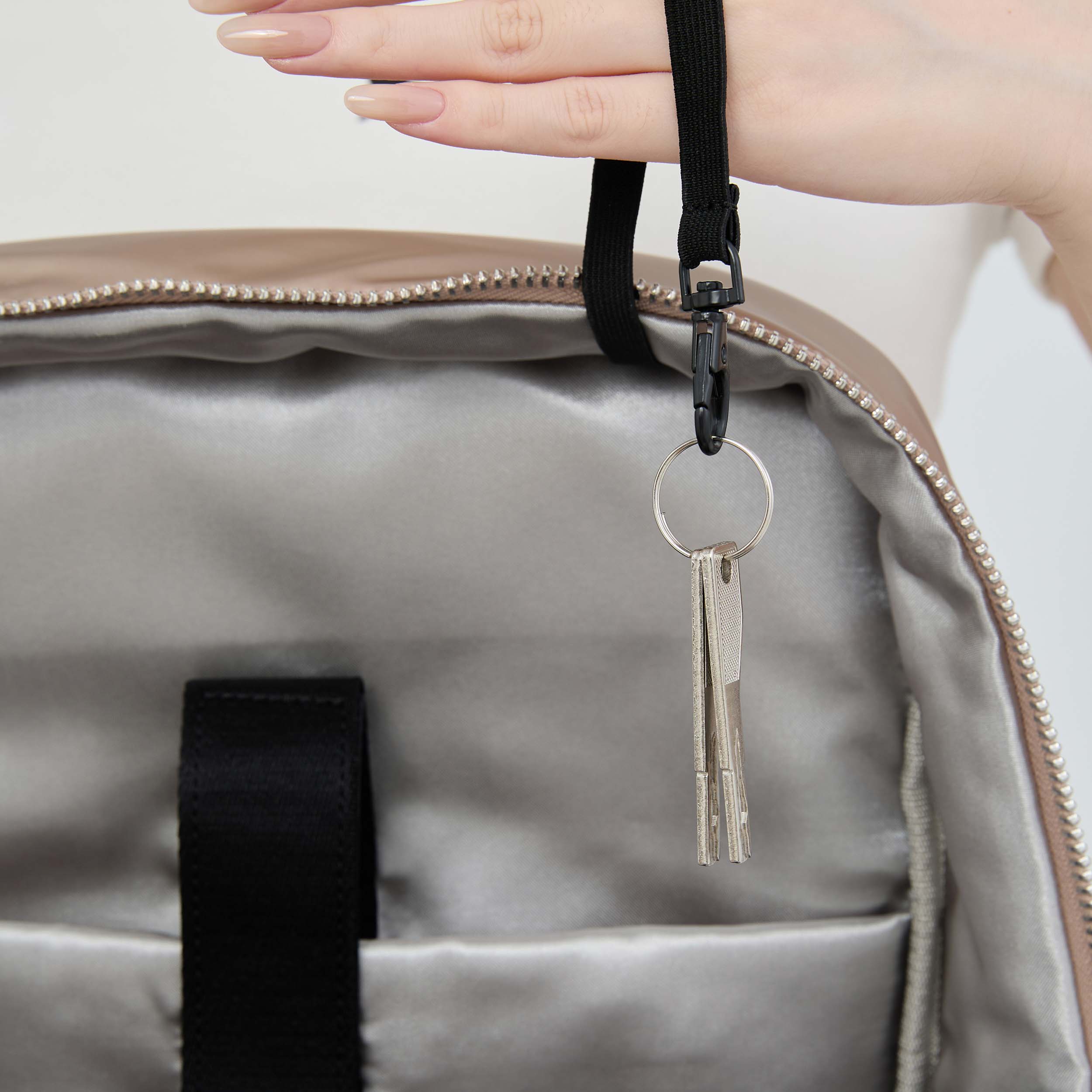 Tesport Cloud Large Backpack in Champagne with key holder