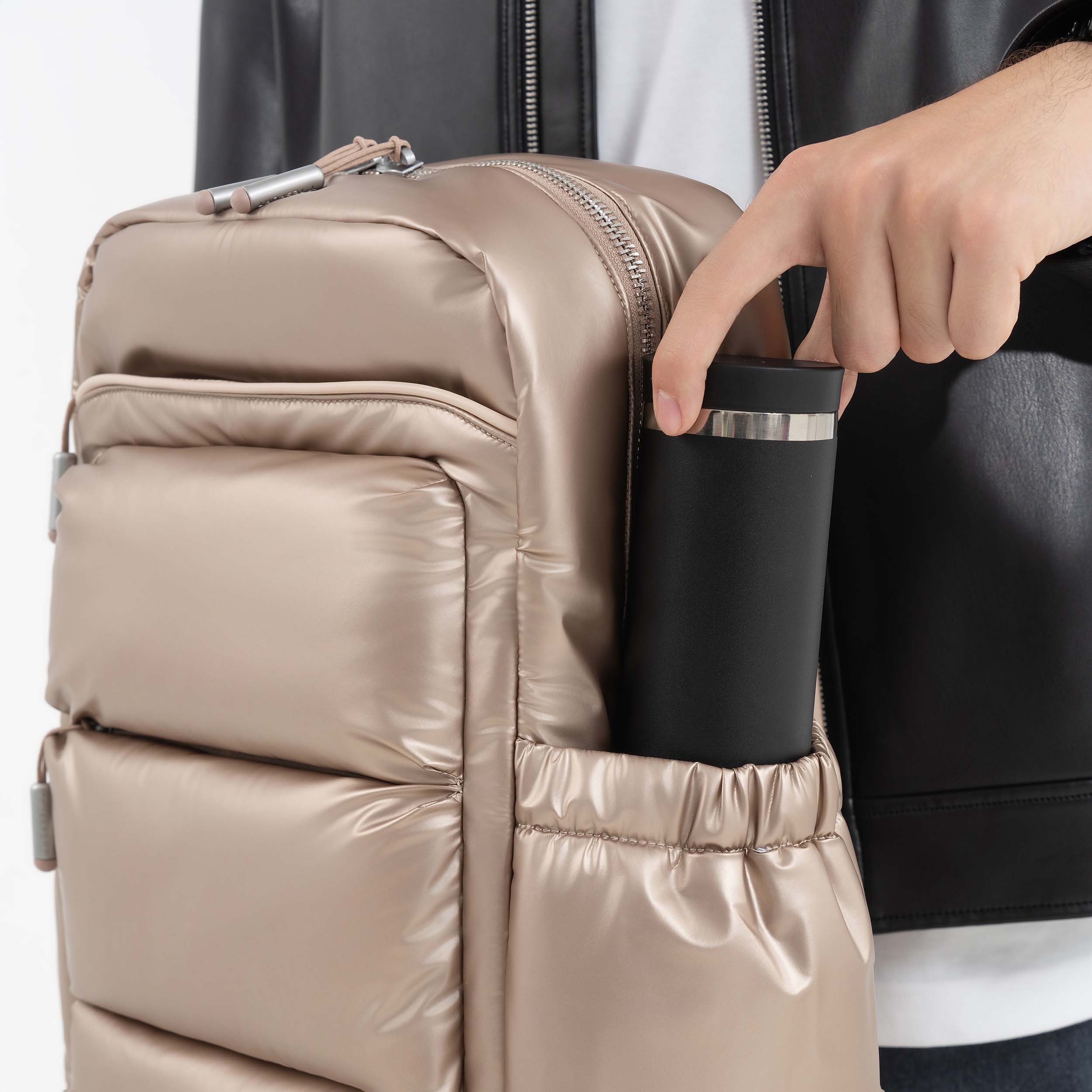 Tesport Cloud Large Backpack in Champagne bottle holder