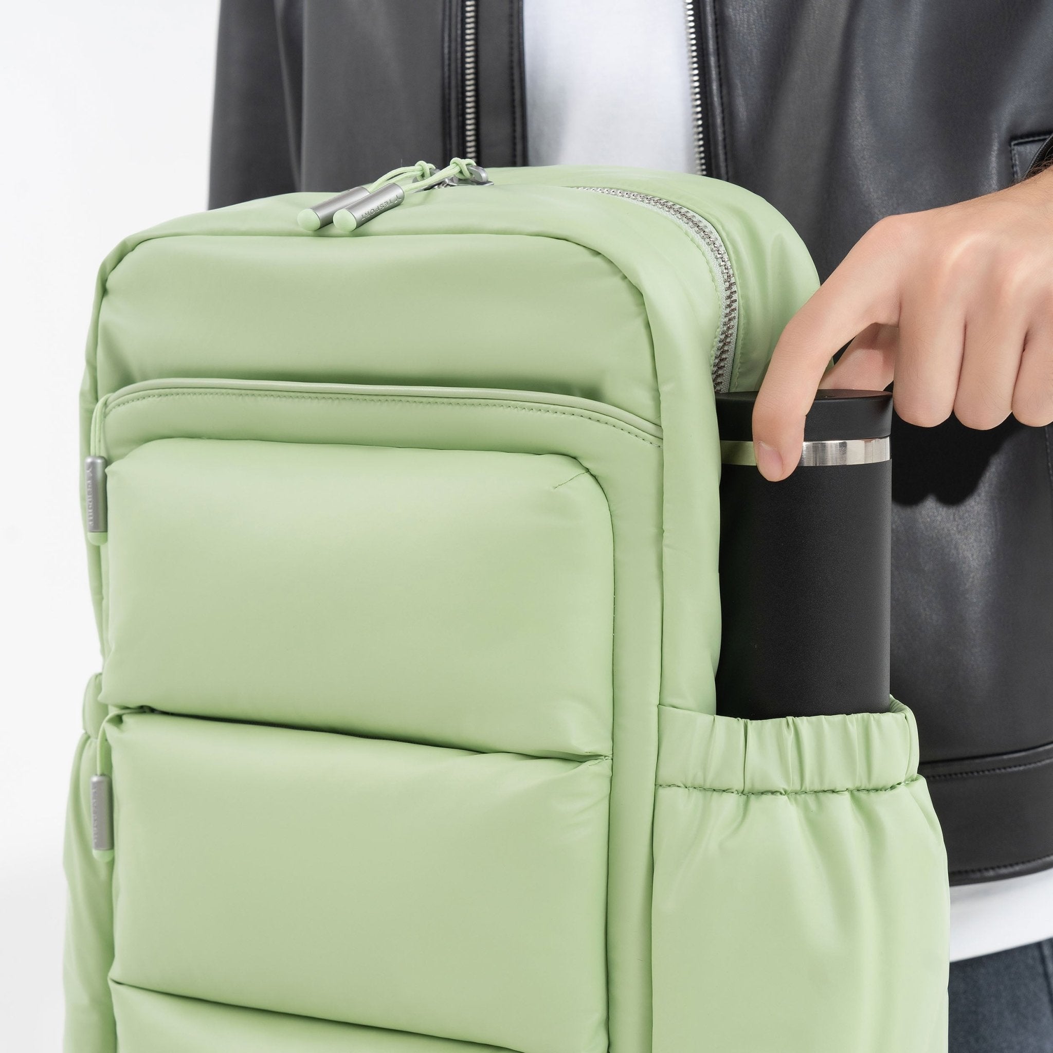 Tesport Cloud Large Backpack in Apple Green bottle holder