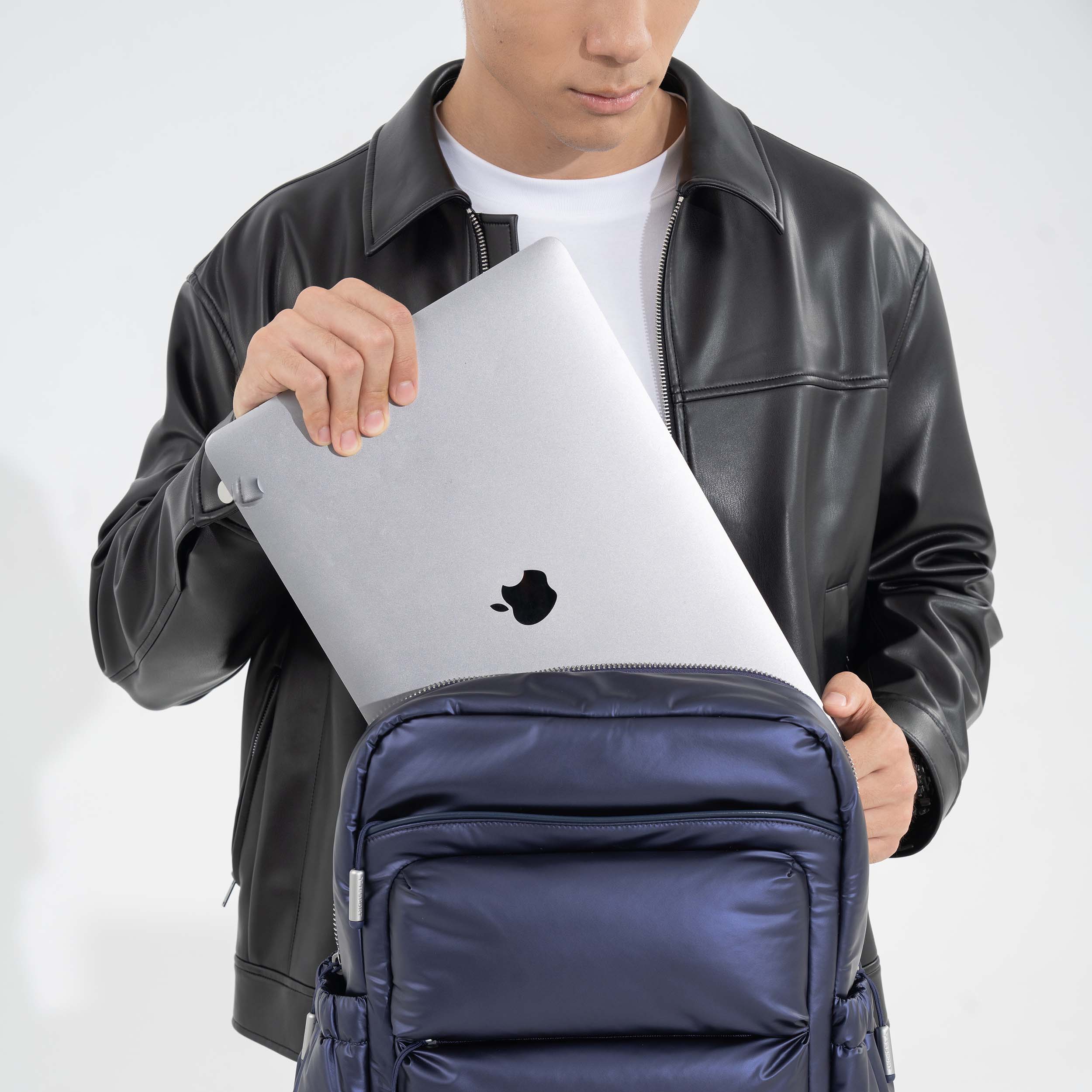 Tesport Cloud Large Backpack in Navy laptop storage