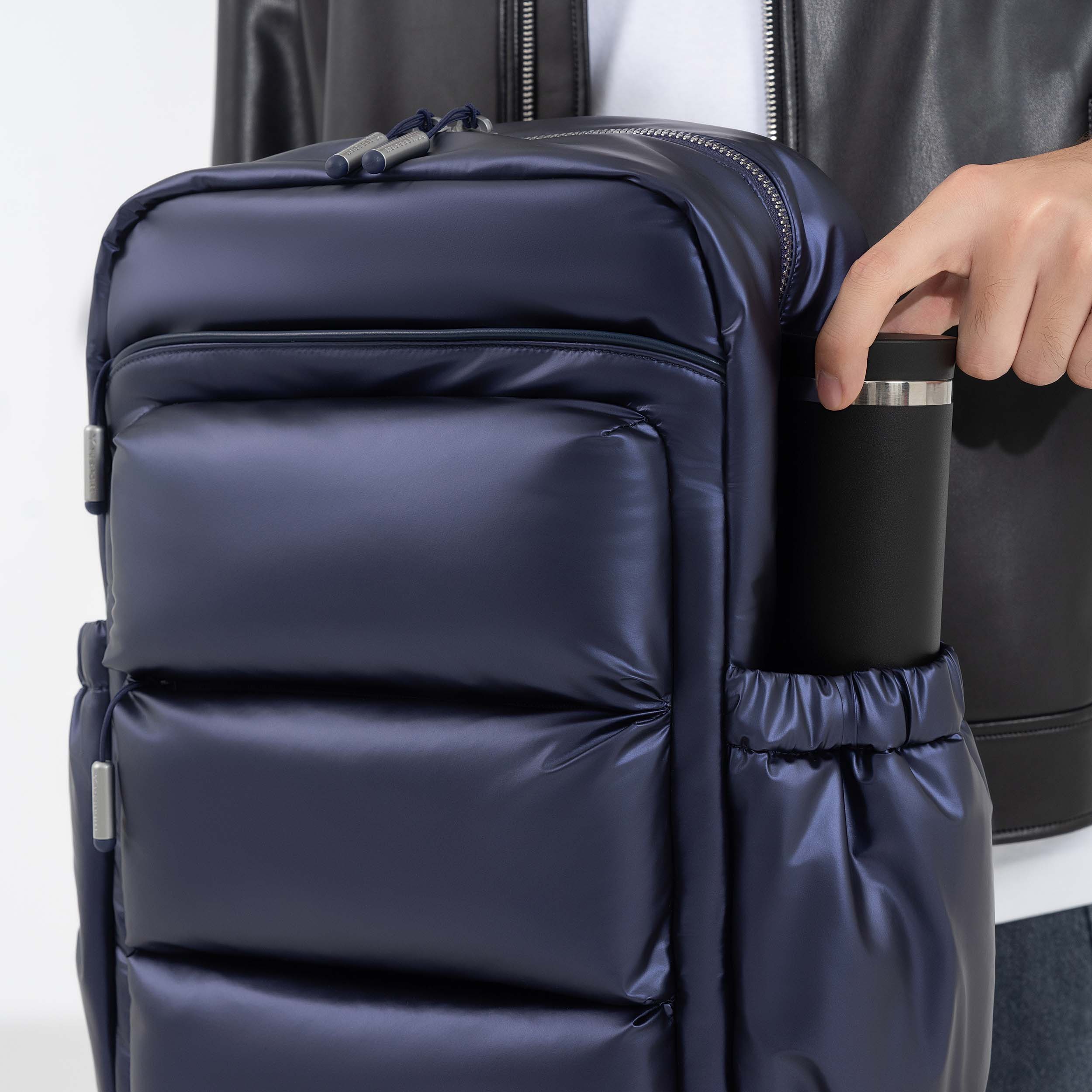 Tesport Cloud Large Backpack in Navy cup holder