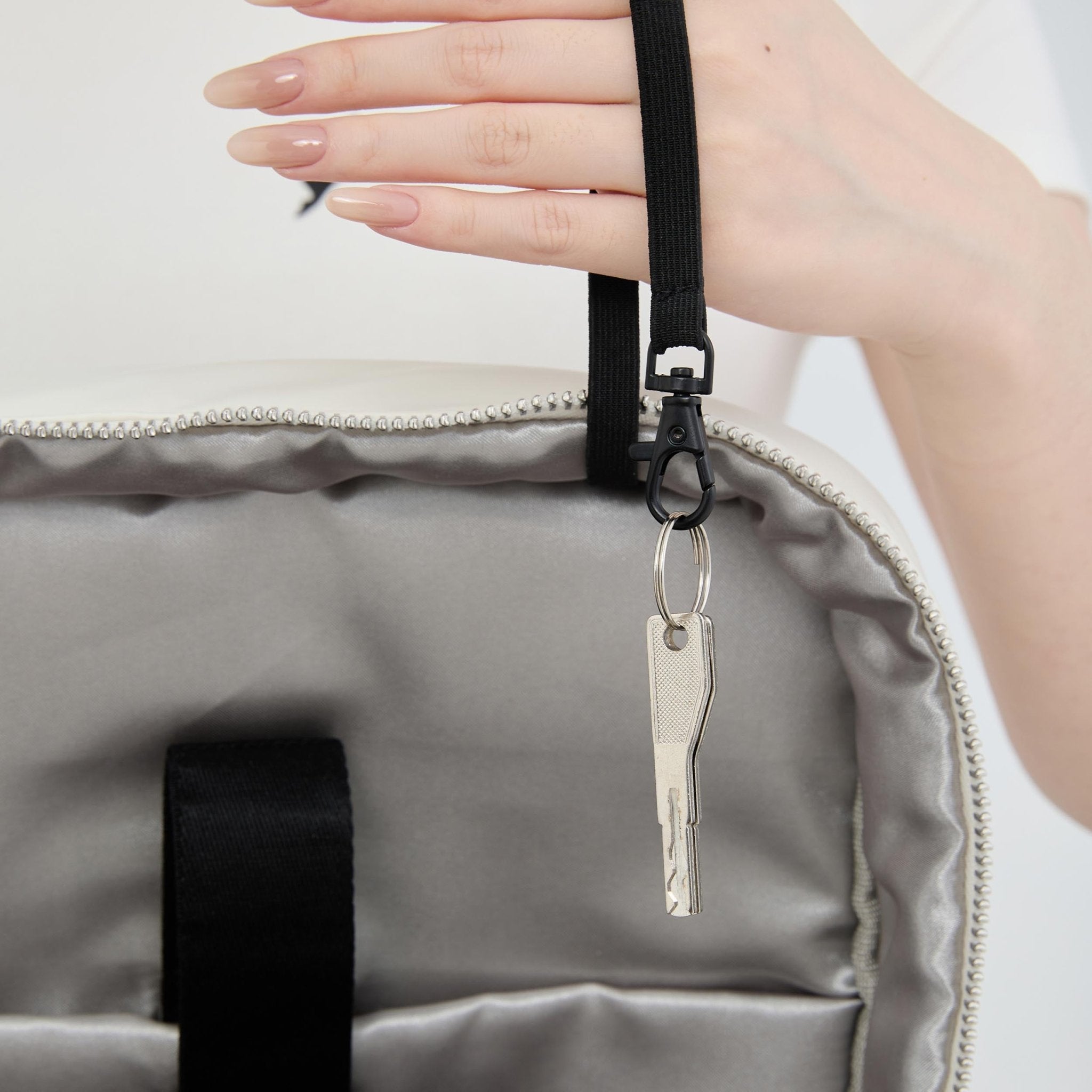 Tesport Cloud Large Backpack in White key holder