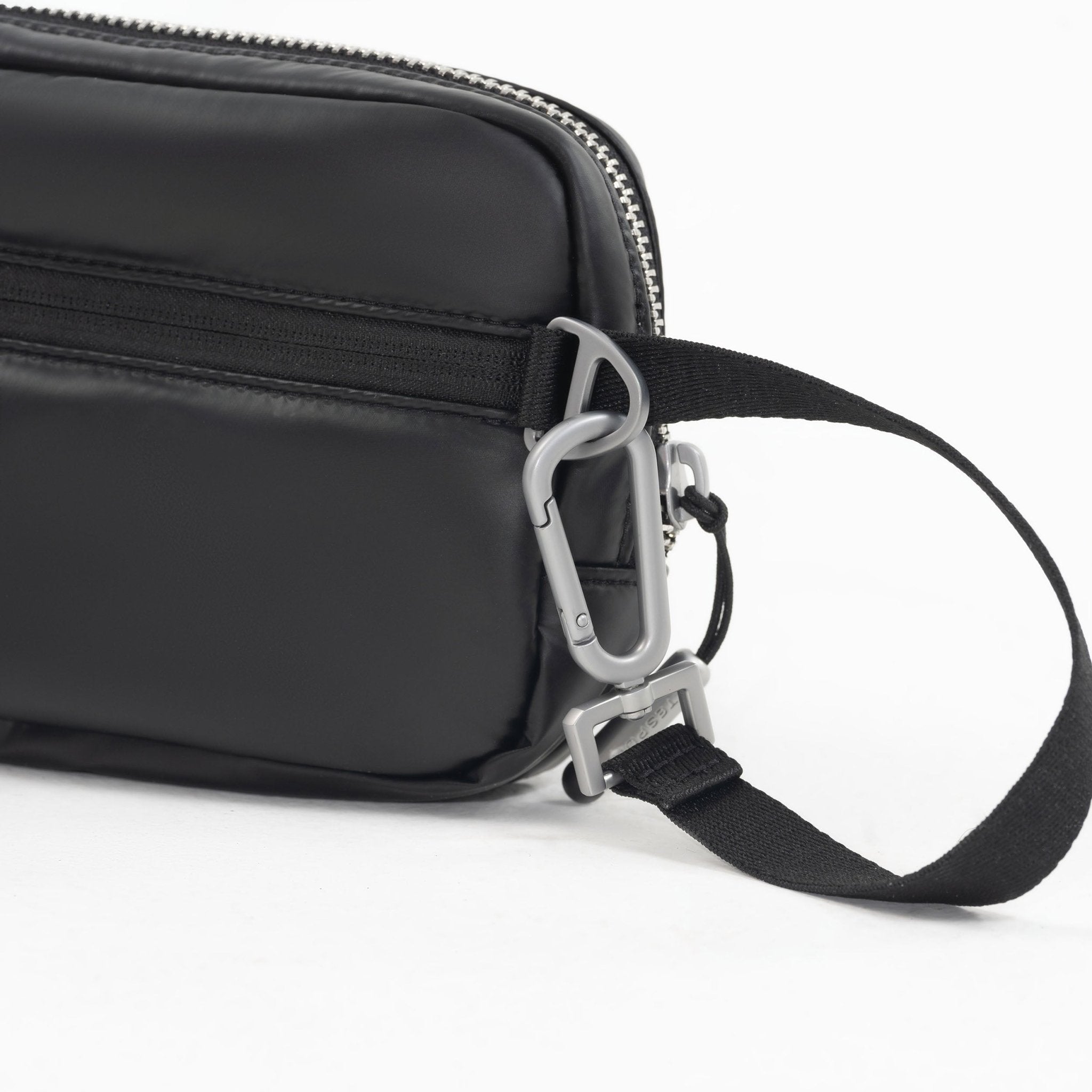 Tesport Cloud Mini Pouch in Black wrist wrap detail