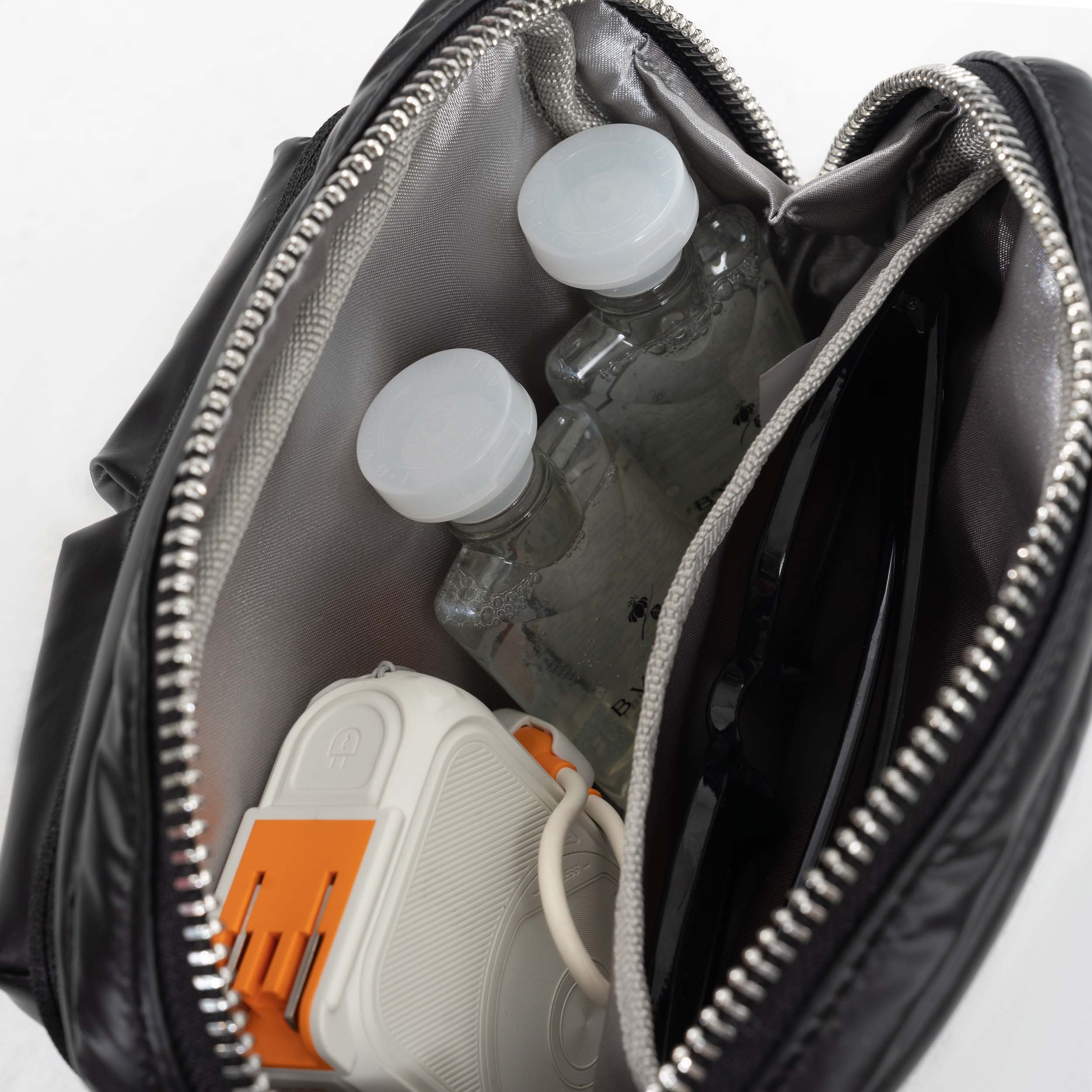 Tesport Cloud Mini Pouch in Black interior storage