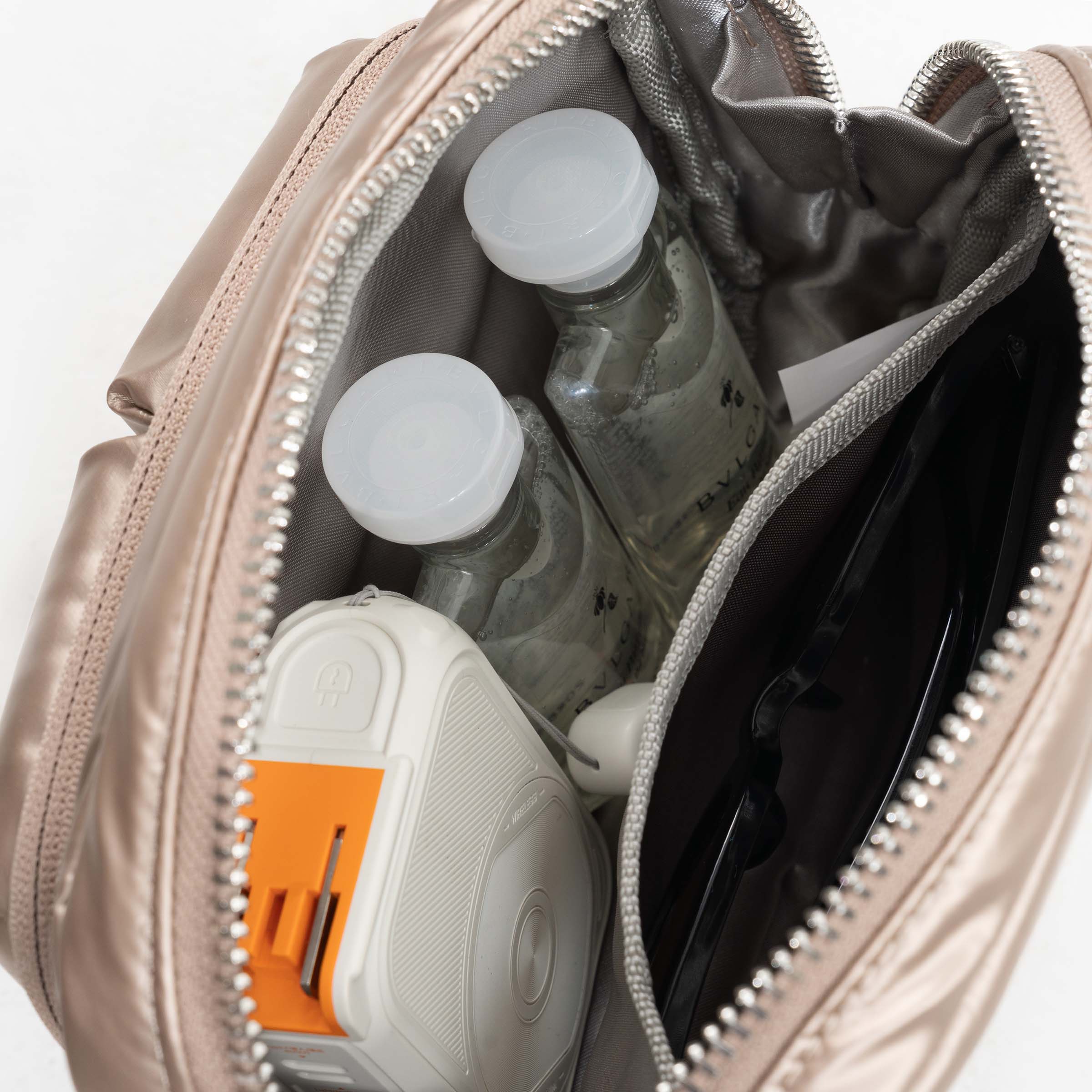 Tesport Cloud Mini Pouch in Champagne interior storage