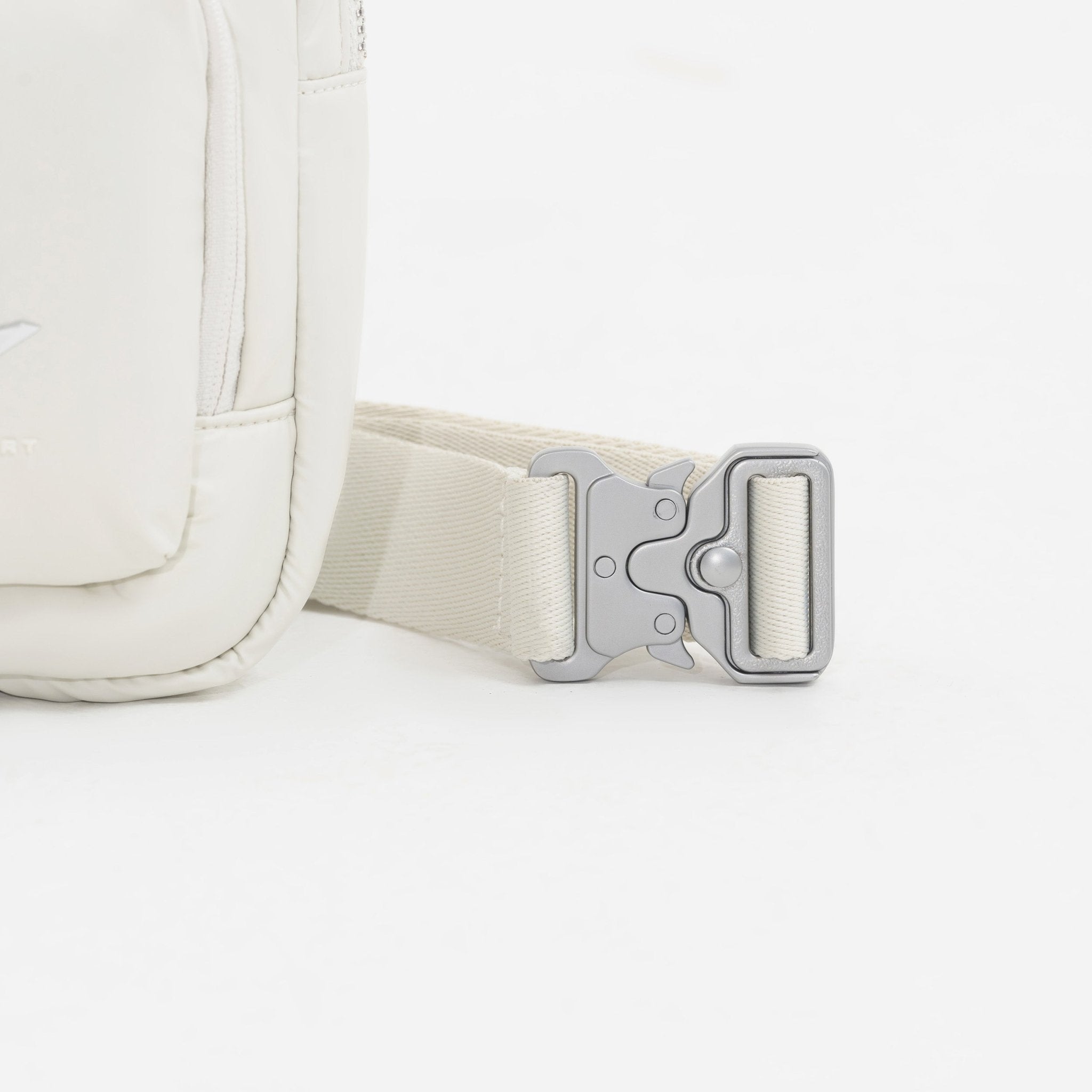 Tesport Cloud Crossbody Belt Bag in White buckle detail