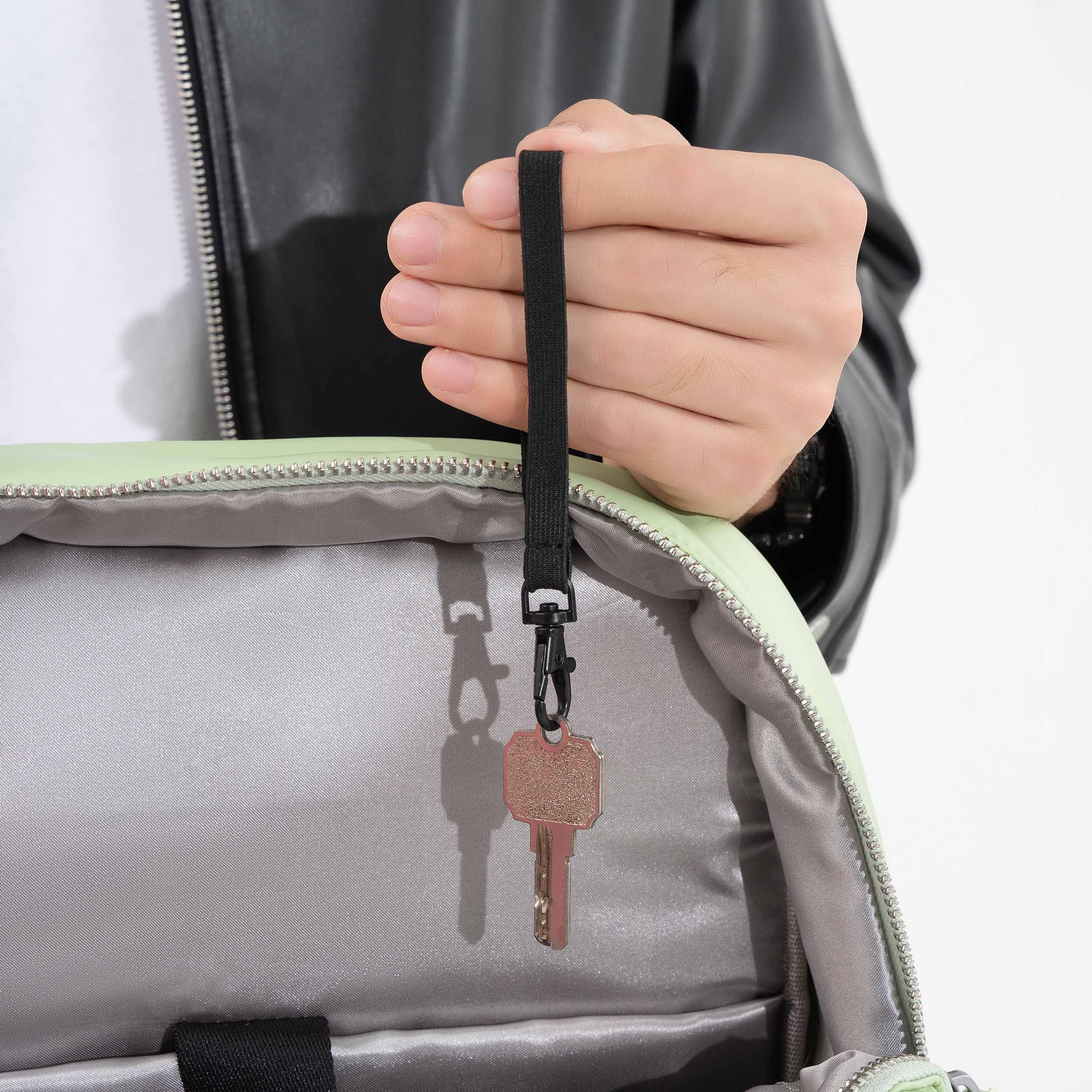 Tesport Cloud Large Backpack in Apple Green key holder