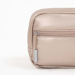 Tesport Cloud Mini Pouch in Champagne zipper detail